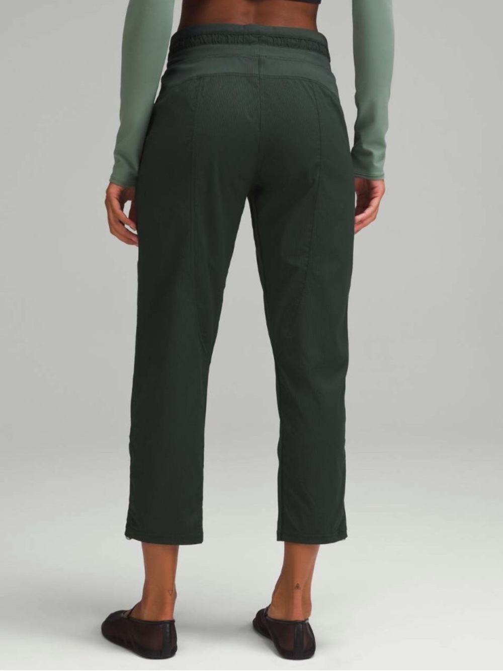 Lululemon Dance Studio Mid-Rise Cropped Pant In Legacy Green Size 12 Performance - Picture 9 of 9